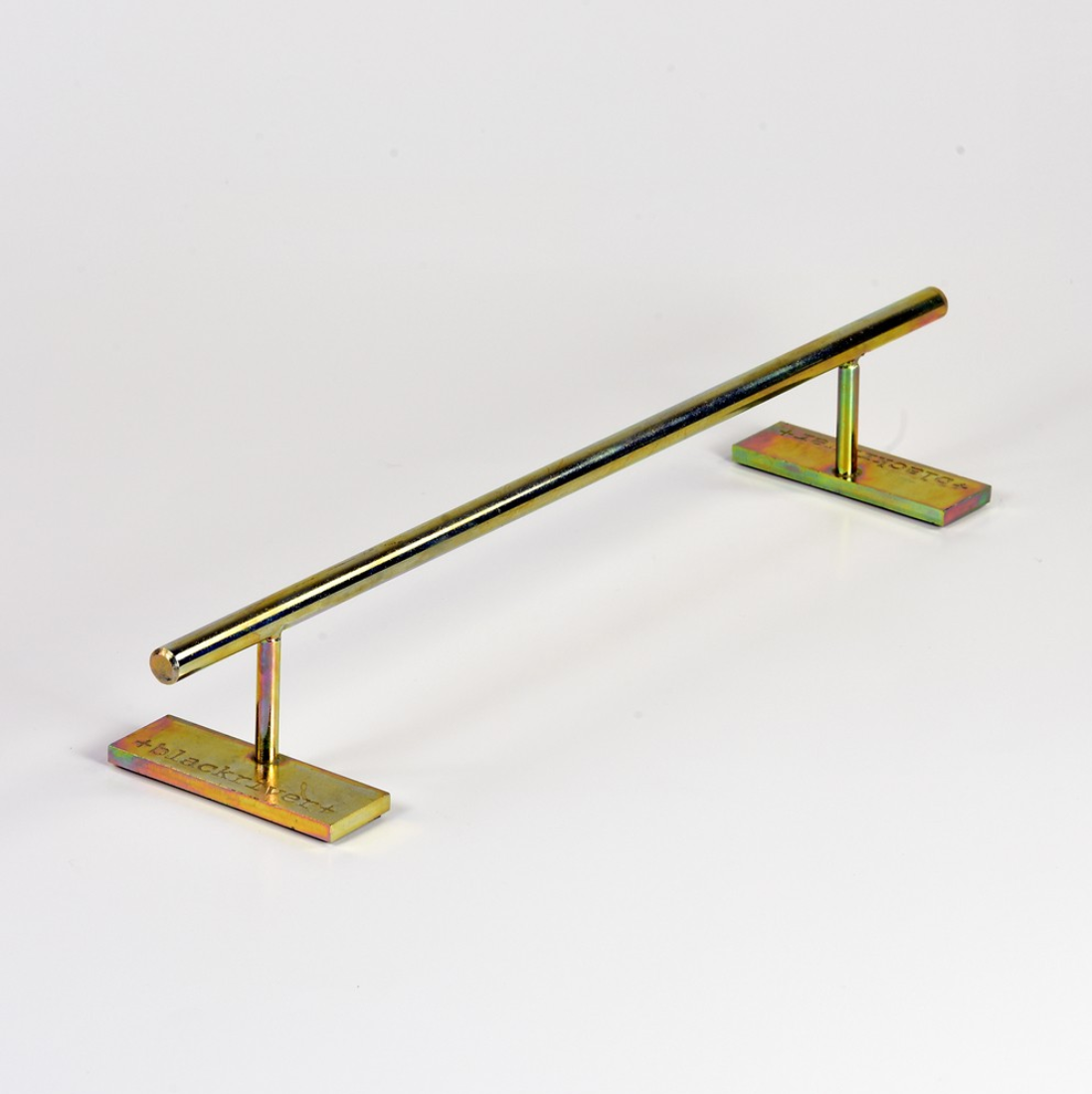 Blackriver ramps - Iron Rail Round Low Gold