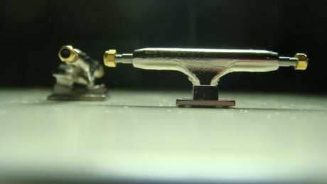 Fingerboard Trucks