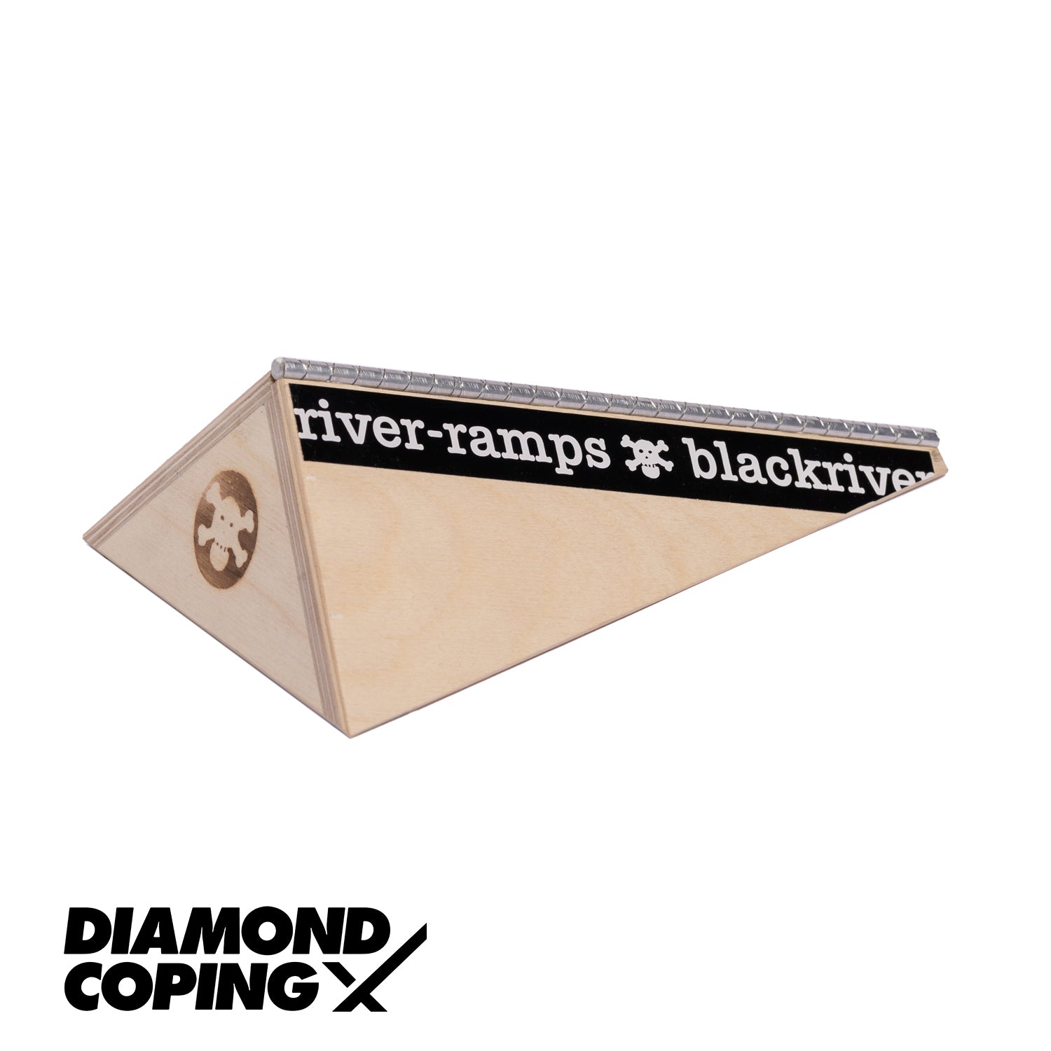 Blackriver ramps - Pole Bank Diamond Coping