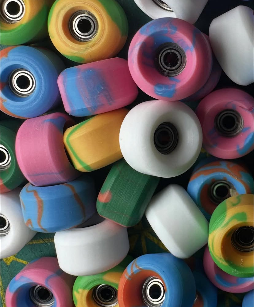 DK FB - Swirl Wheels