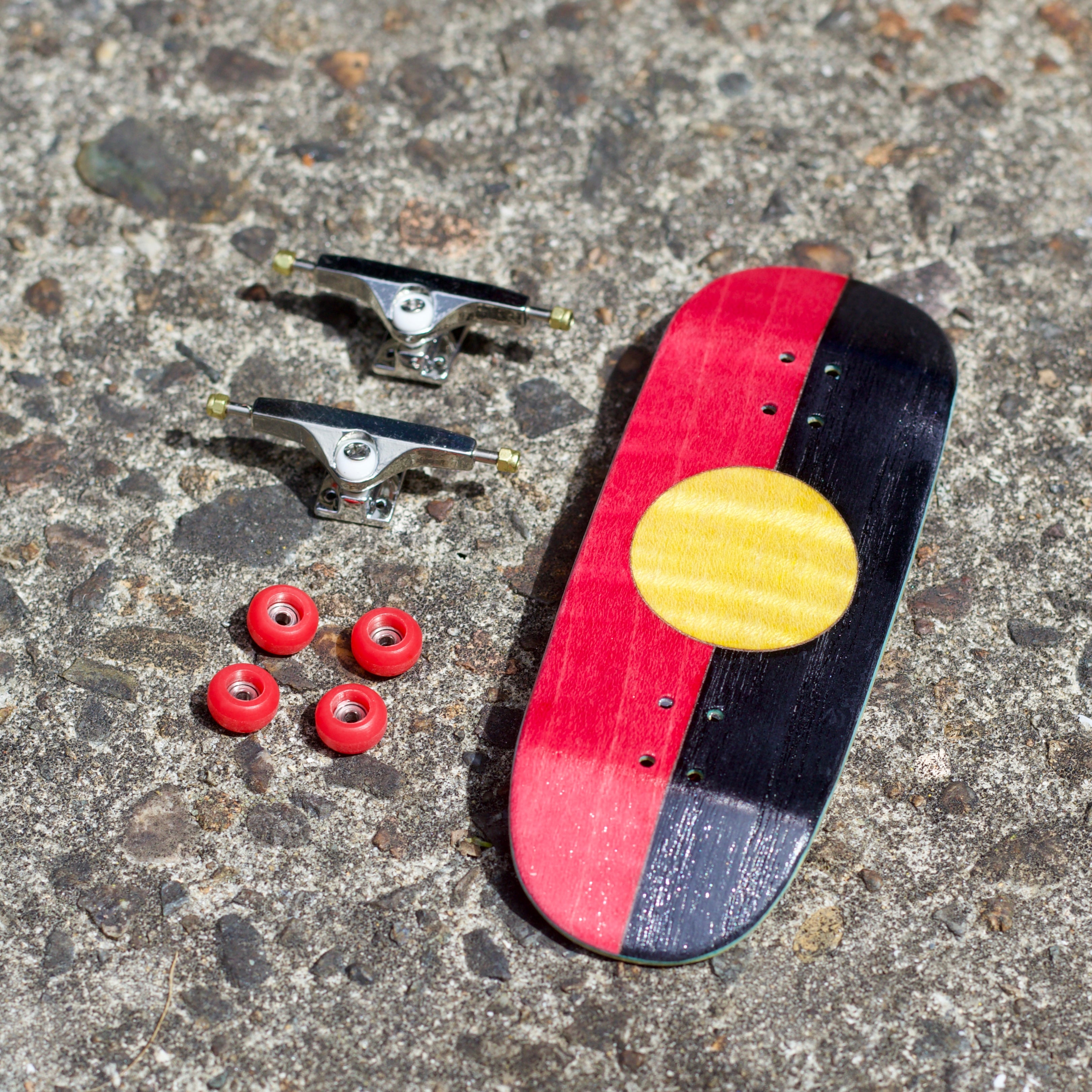 DKFB - Aboriginal Flag Complete