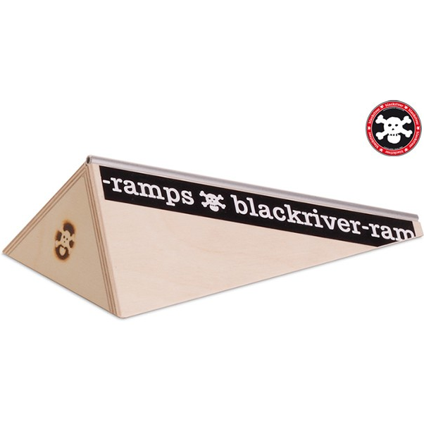Blackriver ramps - Pole Bank Diamond Coping